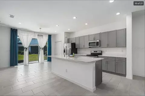 Kitchen - 11619 Bluestone Ct, Parrish, FL 34219 photo 3 of 3