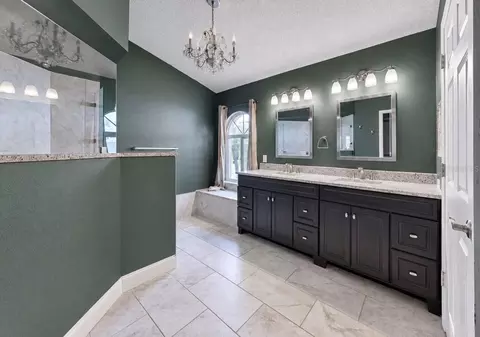 Bath - 4115 Murfield Dr E, Bradenton, FL 34203 photo 2 of 6
