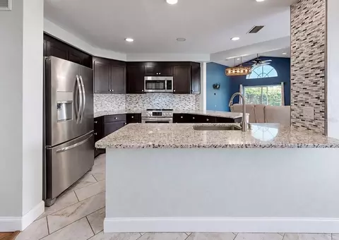 Kitchen - 4115 Murfield Dr E, Bradenton, FL 34203 photo 3 of 8