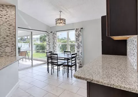 Dining - 4115 Murfield Dr E, Bradenton, FL 34203 photo 2 of 5
