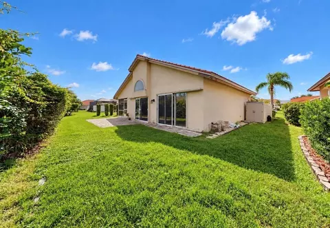 Exterior - 4115 Murfield Dr E, Bradenton, FL 34203 photo 9 of 10