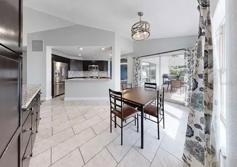 Dining - 4115 Murfield Dr E, Bradenton, FL 34203 photo 4 of 5