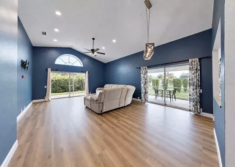 Living - 4115 Murfield Dr E, Bradenton, FL 34203 photo 4 of 7