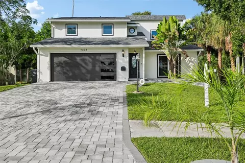 7324 Phillips St, Sarasota, FL 34243