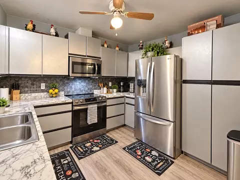 Kitchen - 7707 120th Ave E, Parrish, FL 34219 photo 2 of 2