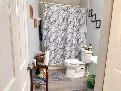 Bath - 7707 120th Ave E, Parrish, FL 34219 photo 2 of 3