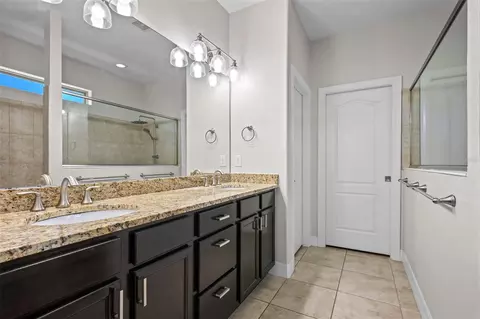 Bath - 9631 58th St E, Parrish, FL 34219 photo 3 of 3