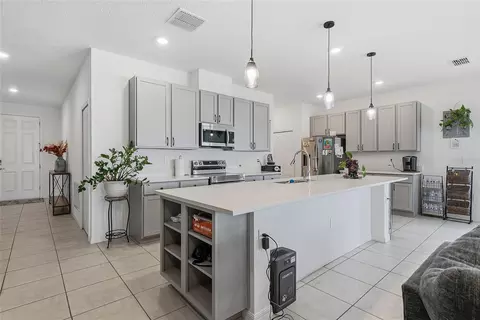 Kitchen - 1901 Everson St, Bradenton, FL 34208 photo 2 of 3