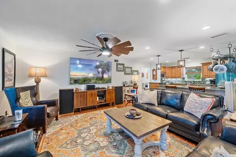 Living - 9543 59th Ave E, Bradenton, FL 34202 photo 1 of 4