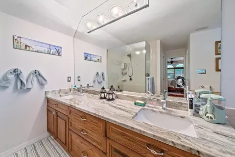 Bath - 9543 59th Ave E, Bradenton, FL 34202 photo 2 of 6