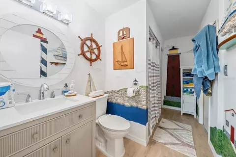 Bath - 9543 59th Ave E, Bradenton, FL 34202 photo 6 of 6