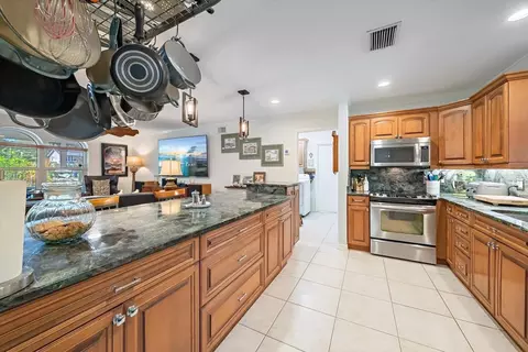 Kitchen - 9543 59th Ave E, Bradenton, FL 34202 photo 1 of 7