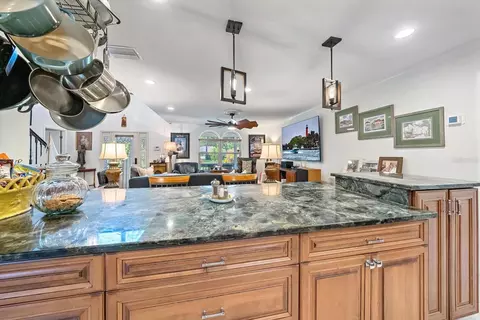 Kitchen - 9543 59th Ave E, Bradenton, FL 34202 photo 4 of 7