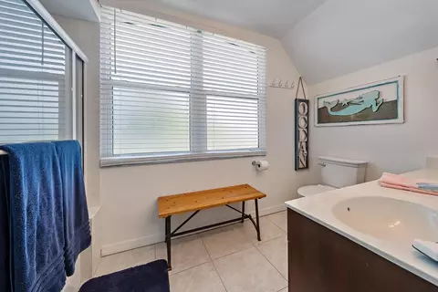 Bath - 9543 59th Ave E, Bradenton, FL 34202 photo 4 of 6