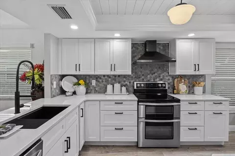 Kitchen - 2420 Wilderness Blvd W, Parrish, FL 34219 photo 1 of 6