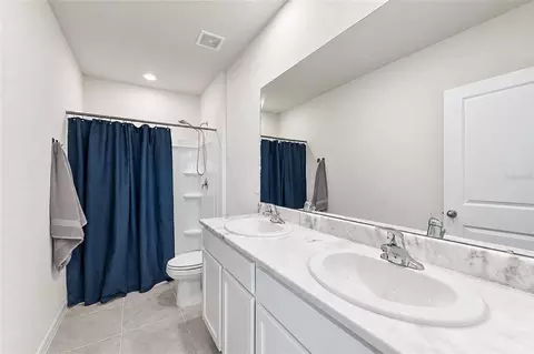 Bath - 17645 Crescent Moon Loop, Bradenton, FL 34211 photo 1 of 2
