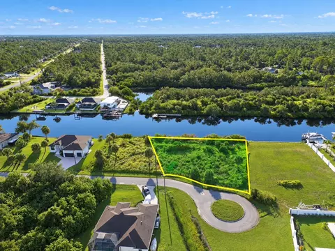 13435 Irwin Dr, Port Charlotte, FL 33953