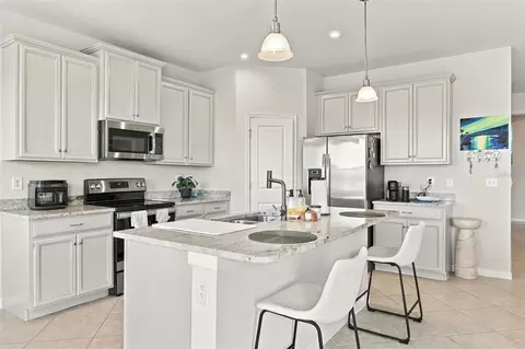 Kitchen - 6015 114th Dr E, Parrish, FL 34219 photo 2 of 5