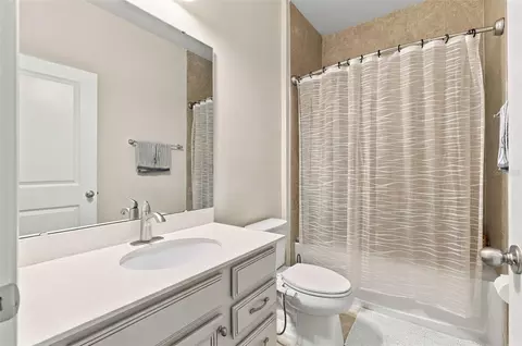 Bath - 6015 114th Dr E, Parrish, FL 34219 photo 1 of 2