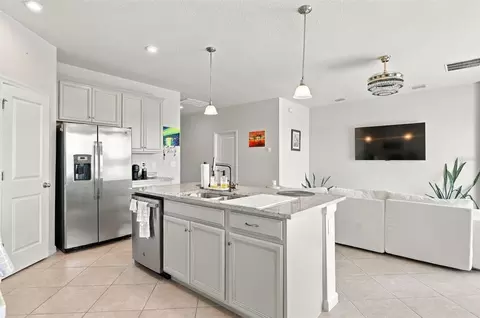 Kitchen - 6015 114th Dr E, Parrish, FL 34219 photo 5 of 5