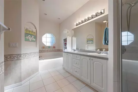 Bath - 2411 49th Ave E, Bradenton, FL 34203 photo 1 of 2