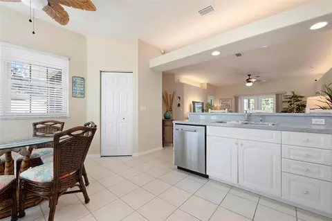 Kitchen - 2411 49th Ave E, Bradenton, FL 34203 photo 3 of 5