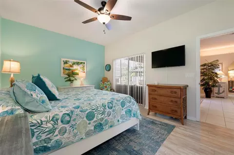 Bedroom - 2411 49th Ave E, Bradenton, FL 34203 photo 2 of 8