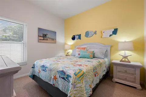 Bedroom - 2411 49th Ave E, Bradenton, FL 34203 photo 5 of 8