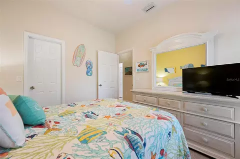Bedroom - 2411 49th Ave E, Bradenton, FL 34203 photo 7 of 8