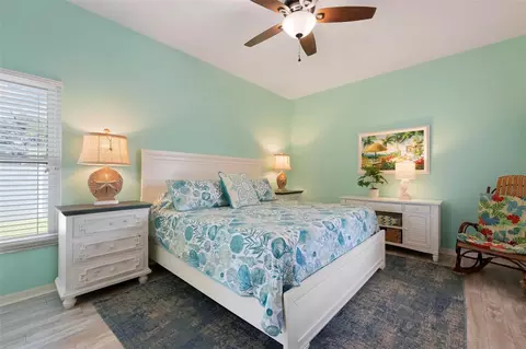 Bedroom - 2411 49th Ave E, Bradenton, FL 34203 photo 1 of 8