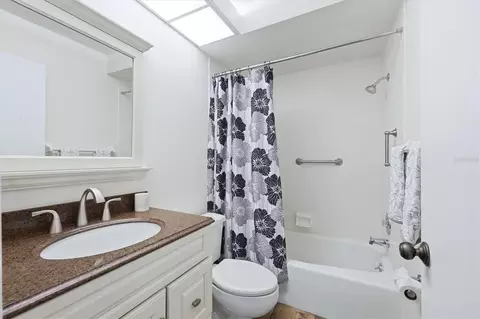 Bath - 5604 37th St E, Bradenton, FL 34203 photo 2 of 2