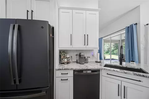 Kitchen - 3104 River Woods Dr, Parrish, FL 34219 photo 3 of 5