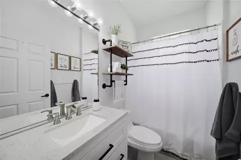 Bath - 3104 River Woods Dr, Parrish, FL 34219 photo 1 of 3