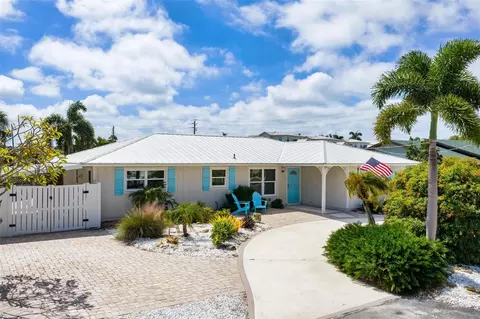 Exterior - 503 65th St, Holmes Beach, FL 34217 photo 3 of 16