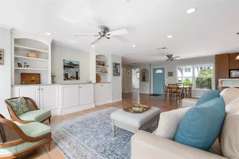 Living - 503 65th St, Holmes Beach, FL 34217 photo 4 of 5