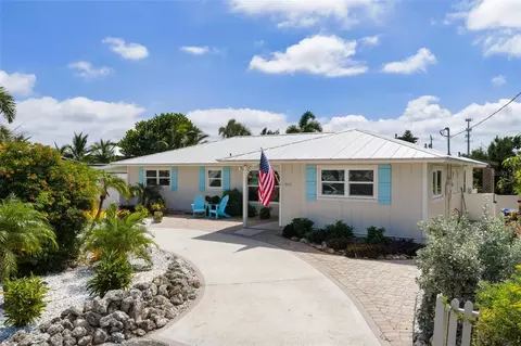 Exterior - 503 65th St, Holmes Beach, FL 34217 photo 12 of 16