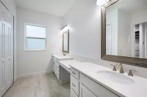 Bath - 16027 39th Gln E, Parrish, FL 34219 photo 1 of 5