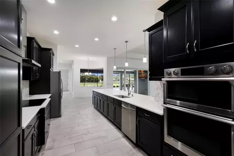 Kitchen - 16027 39th Gln E, Parrish, FL 34219 photo 3 of 4