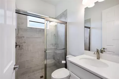 Bath - 16027 39th Gln E, Parrish, FL 34219 photo 4 of 5