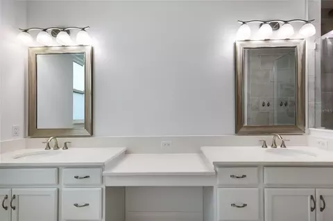 Bath - 16027 39th Gln E, Parrish, FL 34219 photo 2 of 5