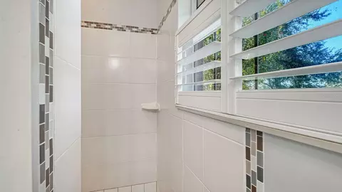 Bath - 17618 White Tail Ct, Parrish, FL 34219 photo 2 of 4