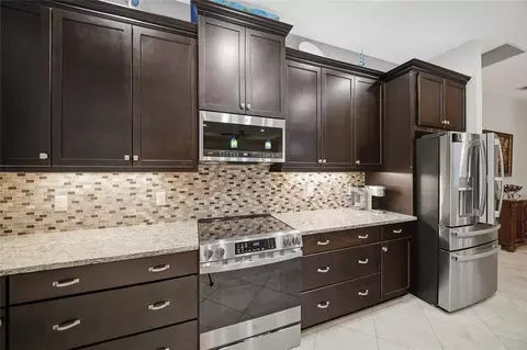 Kitchen - 5306 Saddlewood Ter, Parrish, FL 34219 photo 2 of 3