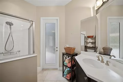Bath - 5306 Saddlewood Ter, Parrish, FL 34219 photo 3 of 3