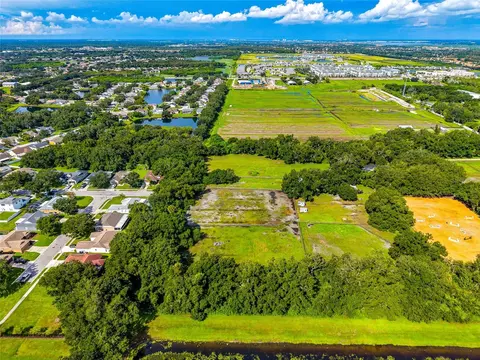 2 Nd Ave NE, Bradenton, FL 34212 photo 4