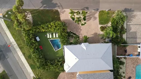 View/Area - 303 58th St, Holmes Beach, FL 34217 photo 4 of 14