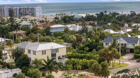 View/Area - 303 58th St, Holmes Beach, FL 34217 photo 13 of 14