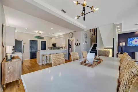 Dining - 303 58th St, Holmes Beach, FL 34217 photo 6 of 6