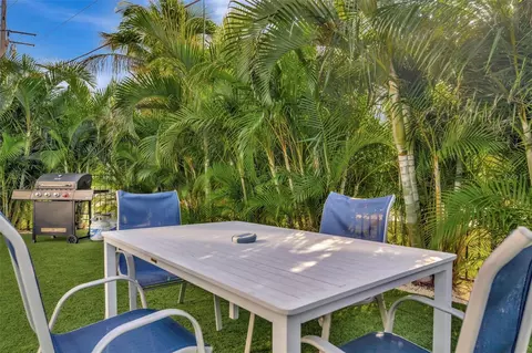 Exterior - 303 58th St, Holmes Beach, FL 34217 photo 14 of 20