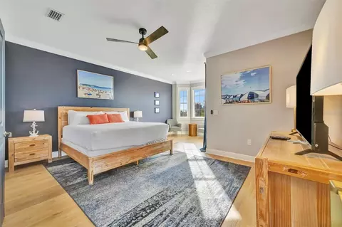 Bedroom - 303 58th St, Holmes Beach, FL 34217 photo 1 of 11