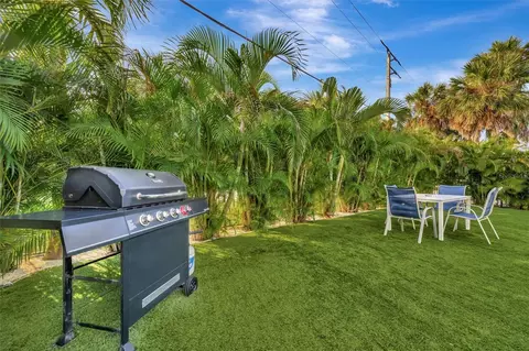 Exterior - 303 58th St, Holmes Beach, FL 34217 photo 15 of 20